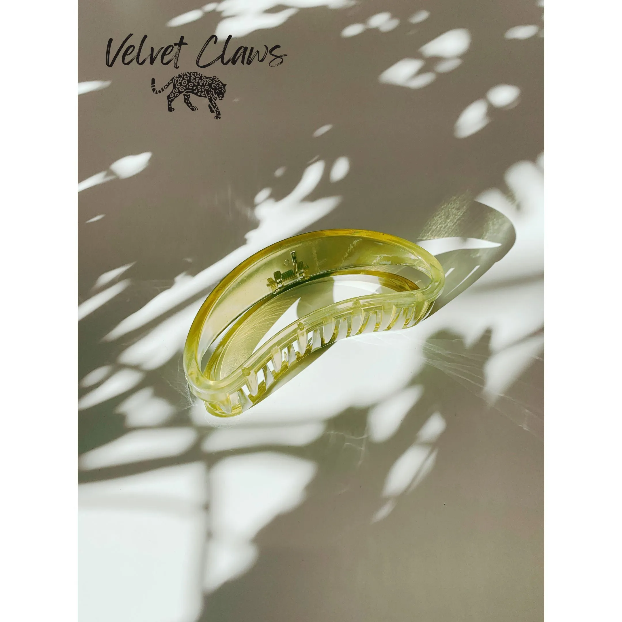 Velvet Claws The Bean Hair Claw in Avocado | Claw Clip in Velvet Travel Bag